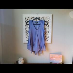 *Petite Small Vera Wang sleeveless blouse